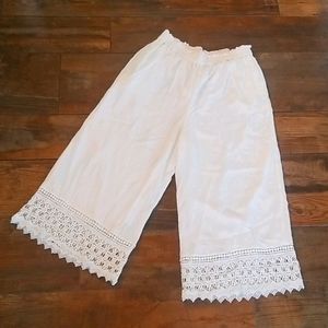 American Eagle Cotton & Lace Capris